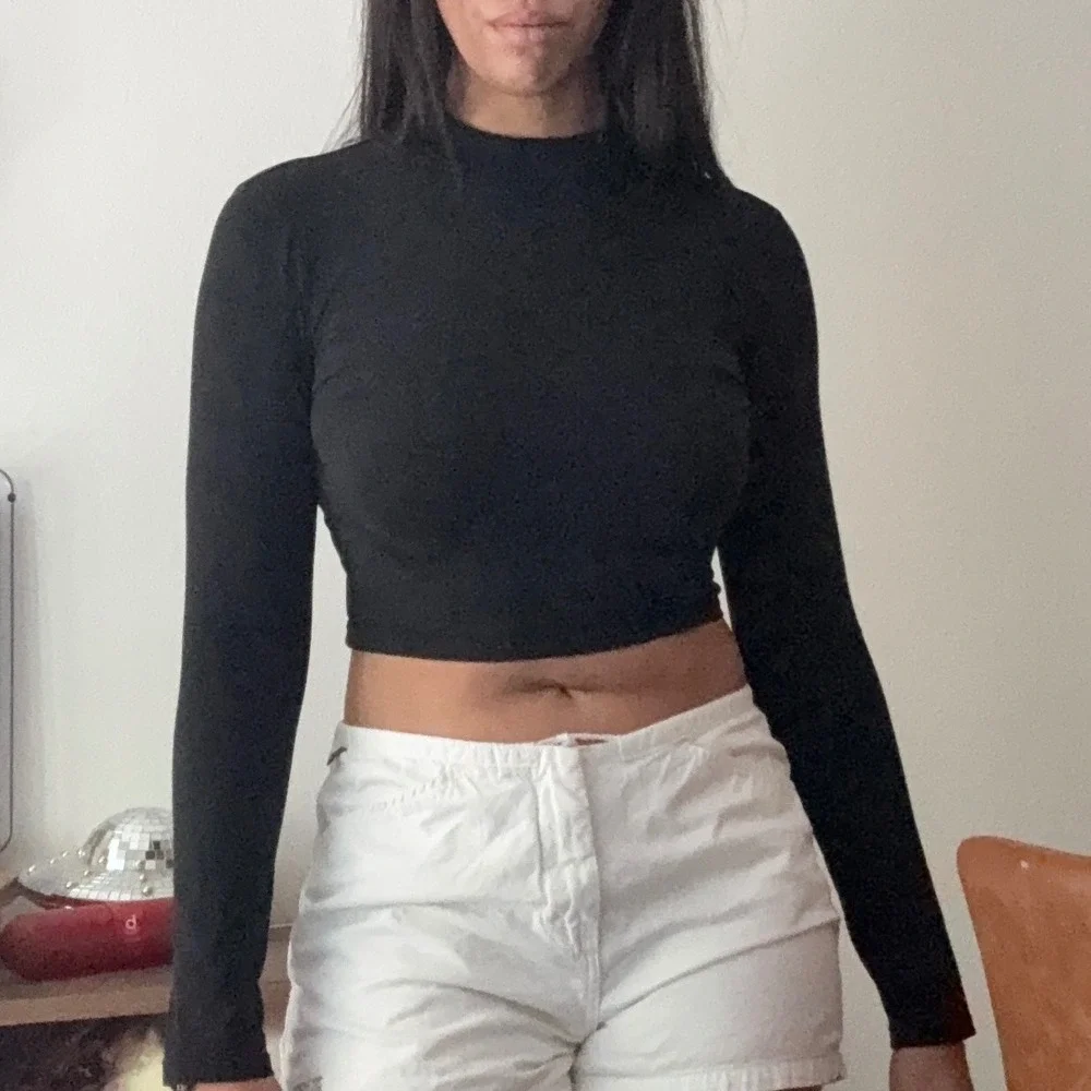 Zara Black Mock Neck Long Sleeve Crop Top Size Medium Slim Fit Minimalist Basic